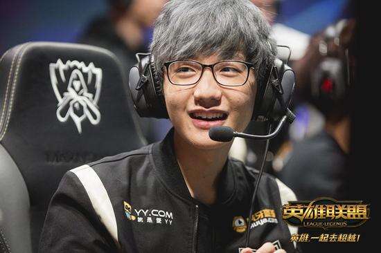 防守反击等 防守反击等